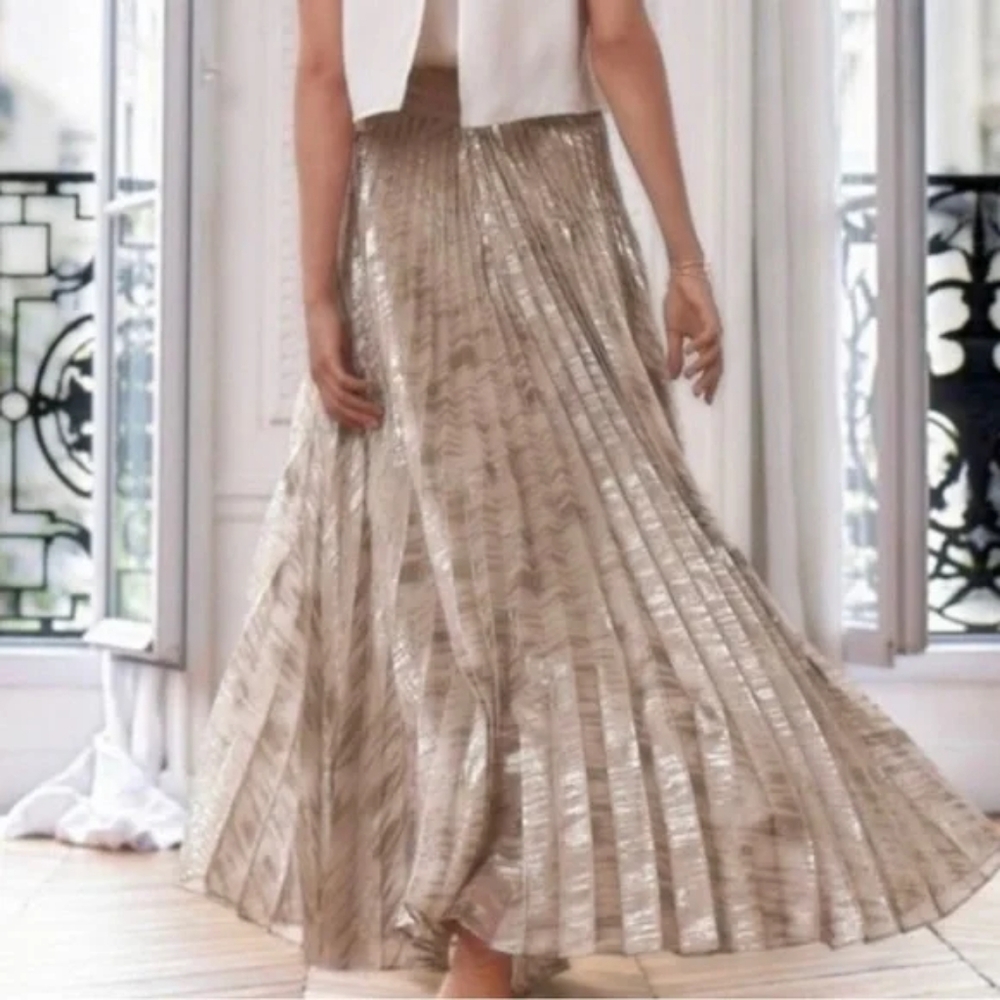 Moulinette Soeurs Pleated Cream Silver Metallic Skirt, size 4, Gently Worn